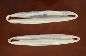 An example of how to loop the plastic bags to be woven